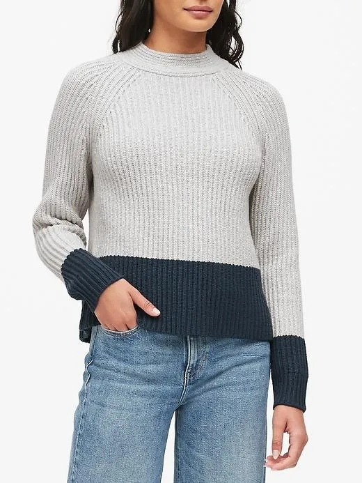 Chunky Color-Block Sweater in Light Gray