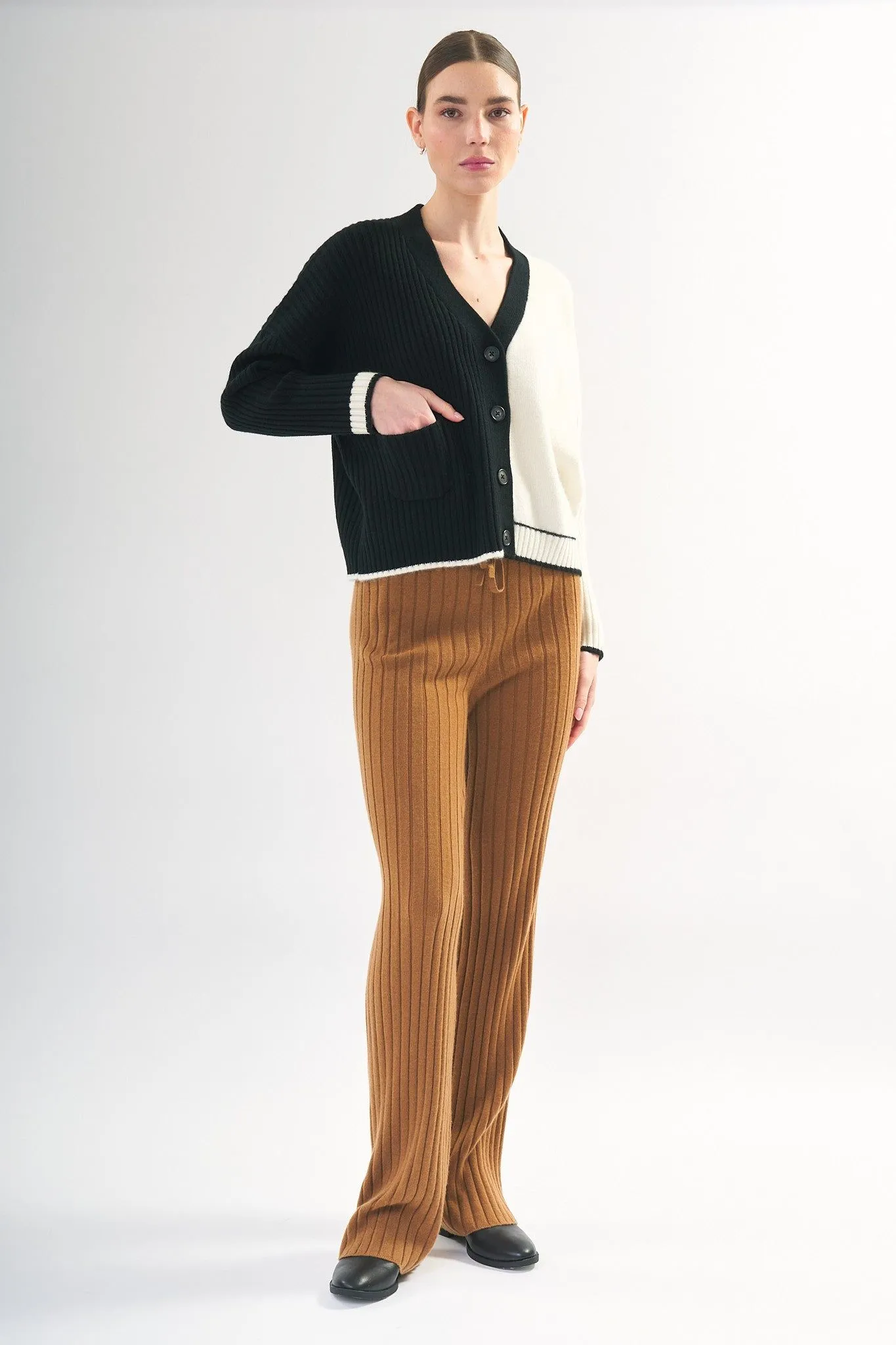 Robertson Madison 100% Cashmere Two Tone Cardigan CC-251 | Ivory/Black | Clearance Final Sale